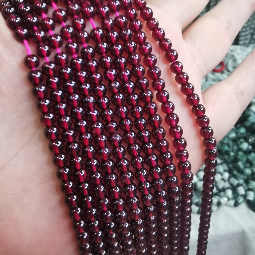 Natural garnet bracelet Application Scenario