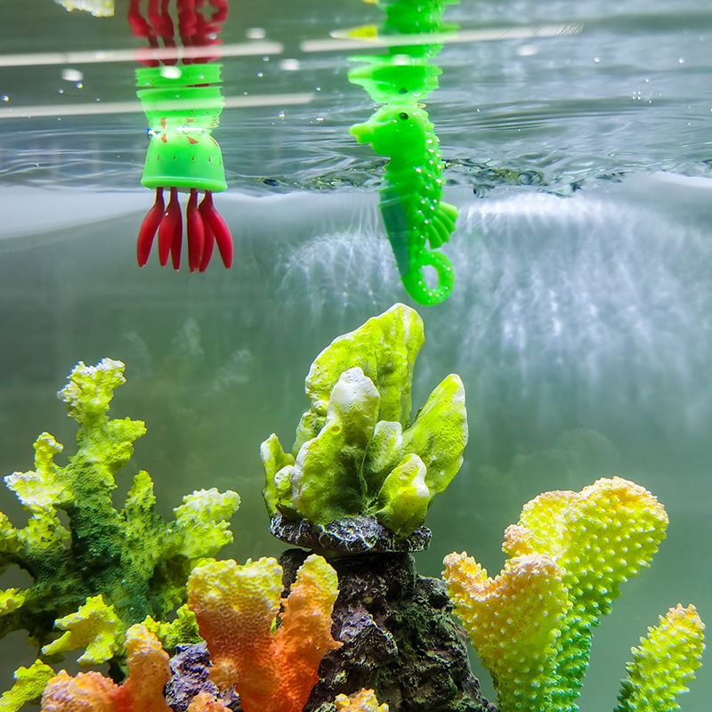 Fish Shadow Aquarium simulates plastic seahorses, allowing small fish to float in the water Specification image