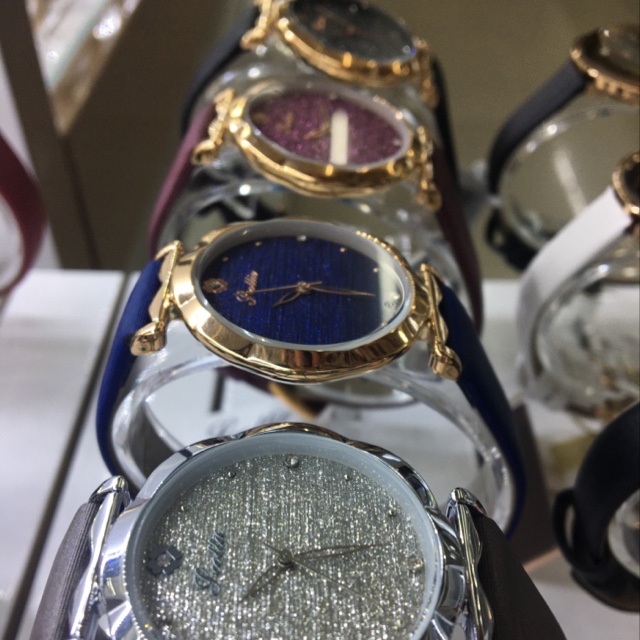 High-end, fashionable, elegant, versatile and trendy flower-shaped ladies' watches Specification image