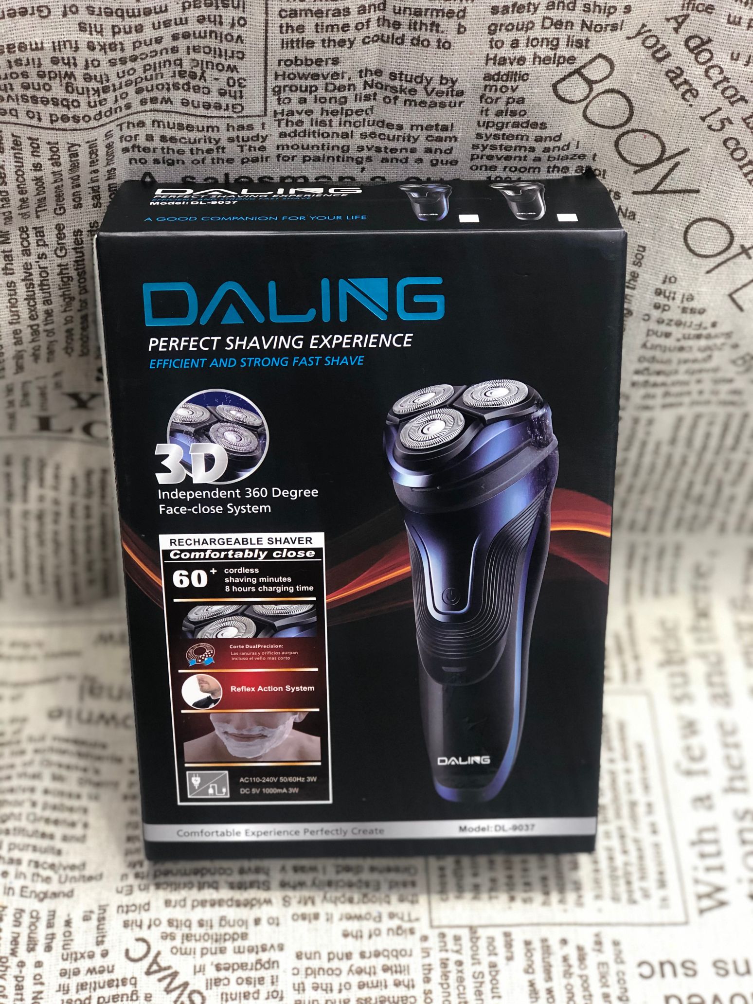 Daring DL-9037 electric shaver rotary shaving cutter three-head washing sideburns wholesale cross-border