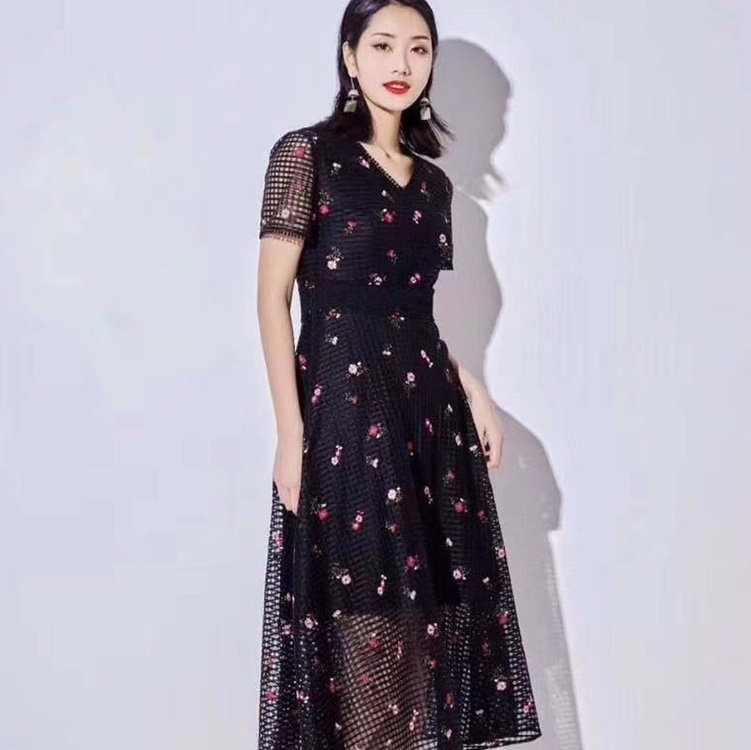 迪尔连衣裙产品图