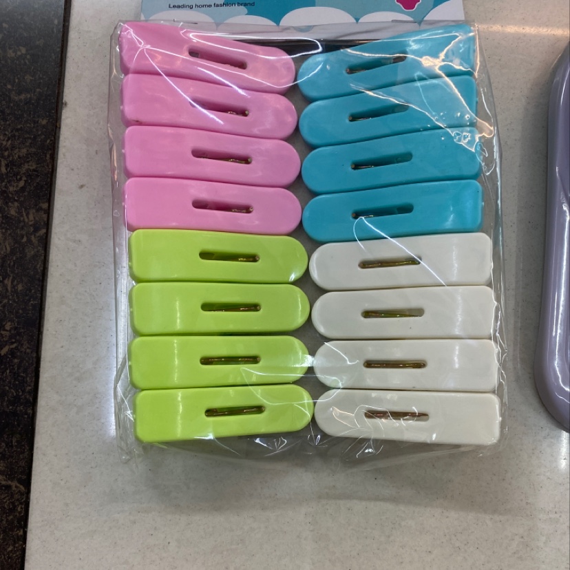 Factory direct sales of fashionable and eco-friendly new clips, easy to use clips 9056