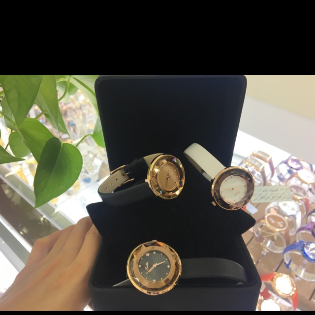 High-end, elegant, fashionable and trendy women's casual watch