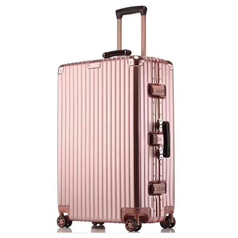 PC材料拉杆箱产品图