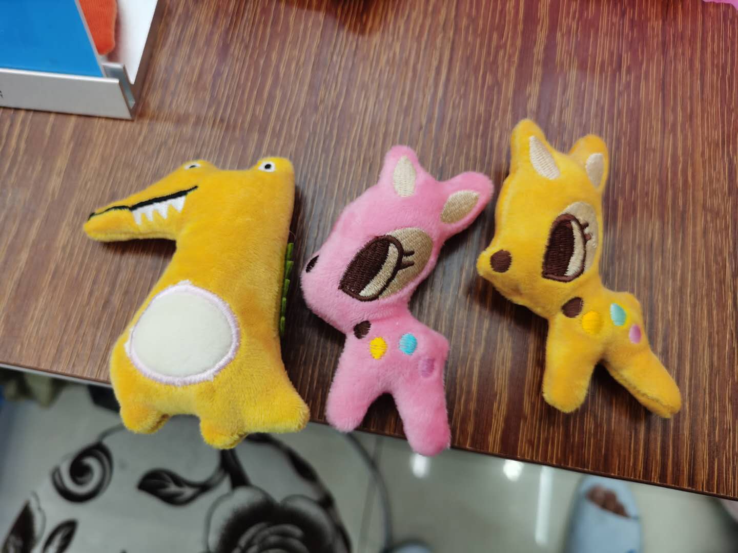 Colored fawn thumbnail