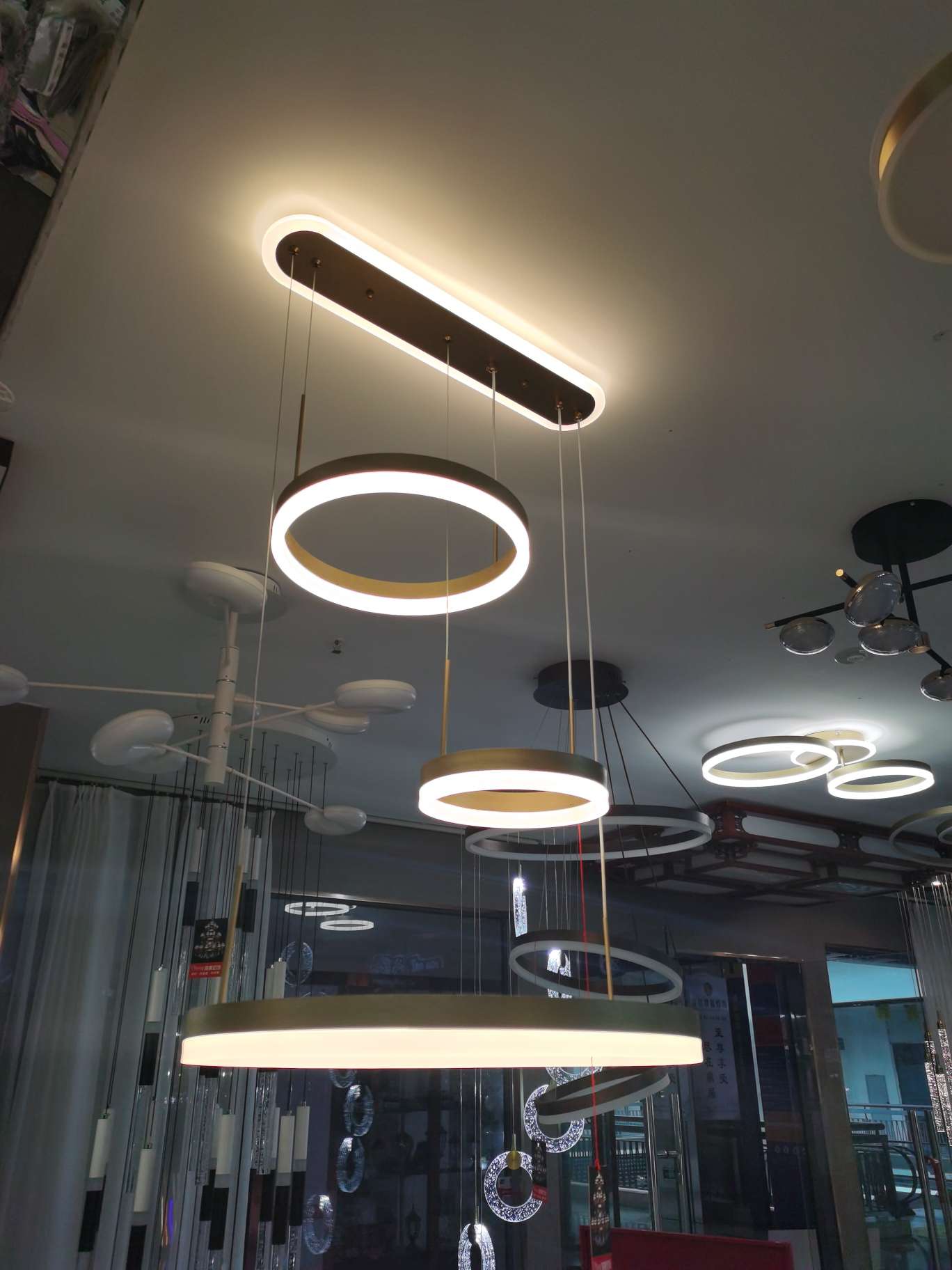 Modern chandeliers, table chandeliers, round chandeliers, and lighting fixtures for rooms, dining rooms, and living rooms are sold directly by the manufacturer detail image 3