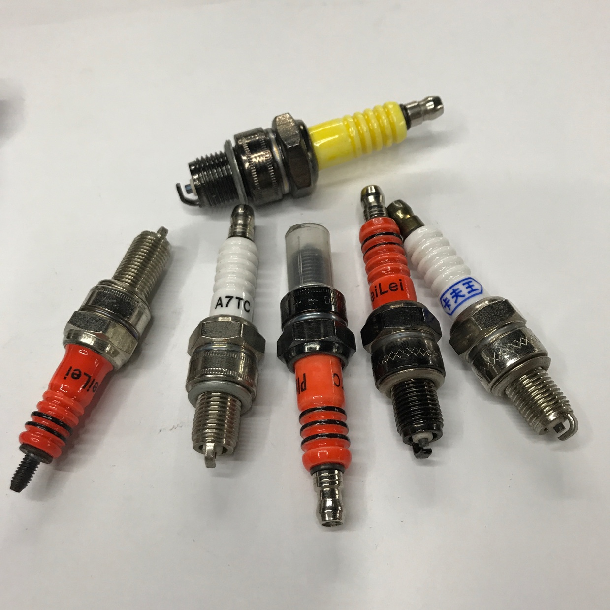 Spark plugs, supplying various medium and high-end spark plugs for general auto parts Application Scenario