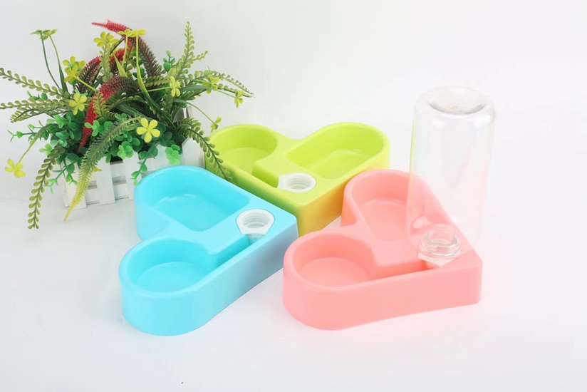 Pet small dog bowl, heart-shaped dog bowl details Picture