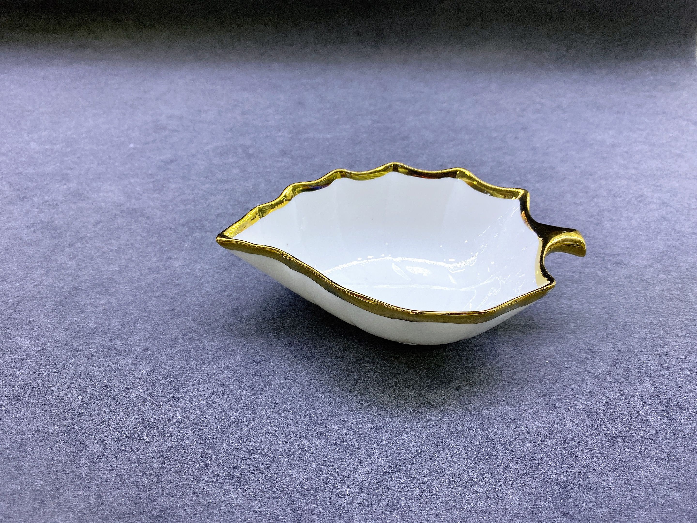 Ceramic trading bowl saucer leaf shape dessert bowl