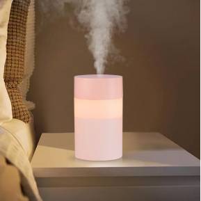 The mini humidifier can hydrate and humidify your skin anytime and anywhere in your car, office or bedroom, making your skin feel bouncy undefined