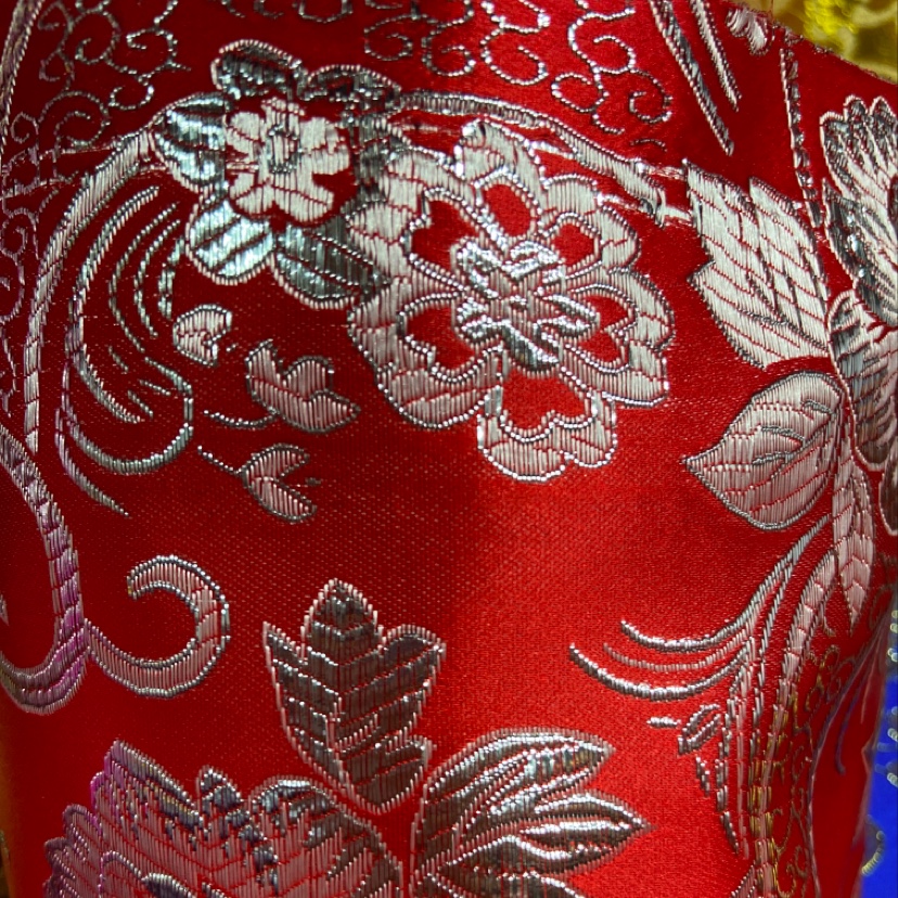 Red silver-trimmed embroidered fine leather brocade fabric, decorative items, gift packaging fabric, clothing Specification image