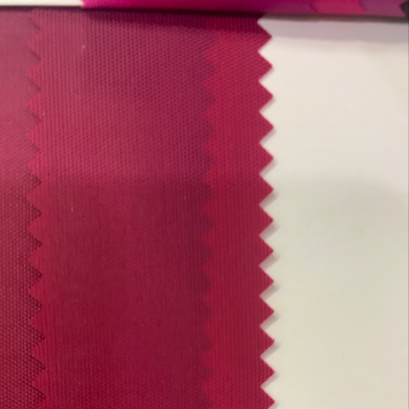 Factory direct sales of the best-selling new Oxford Cloth No. 3 wine red mesh pattern. Large stock of high, medium and low-end luggage, sofa and shoe materials