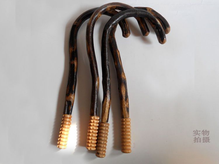 天然木质背部按摩器 藤钩按摩器白底实物图