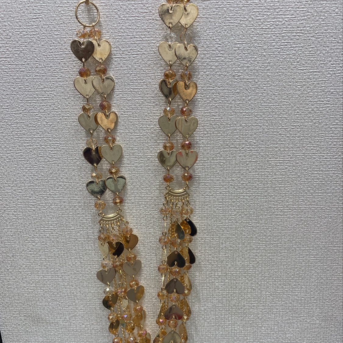 Heart-shaped sweater chain