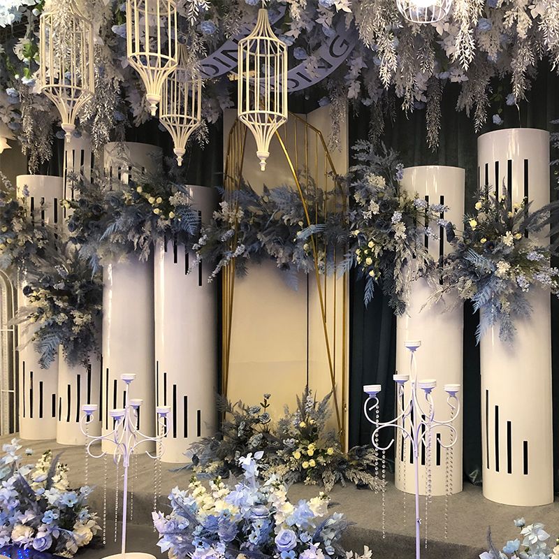 In 2020, the wedding props for Hongling were thriving. The stage was decorated with a large background, the display window was showcased, and the welcoming area was decorated with beautiful ornaments Item Picture