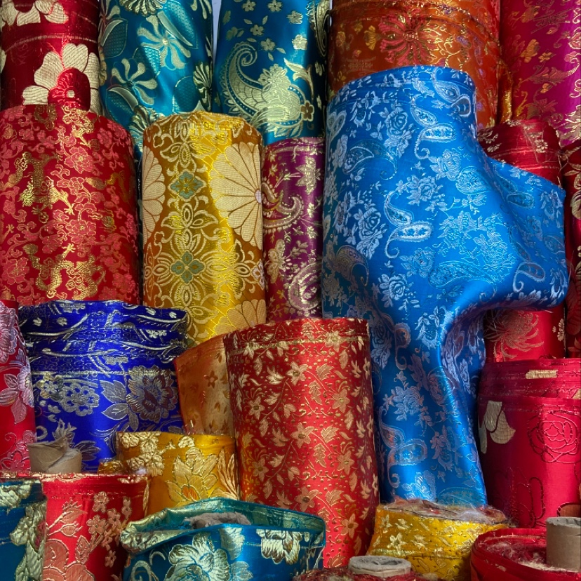 Red gold-edged embroidered fine leather brocade fabric, decorative items, gift packaging fabric, clothing Specification image