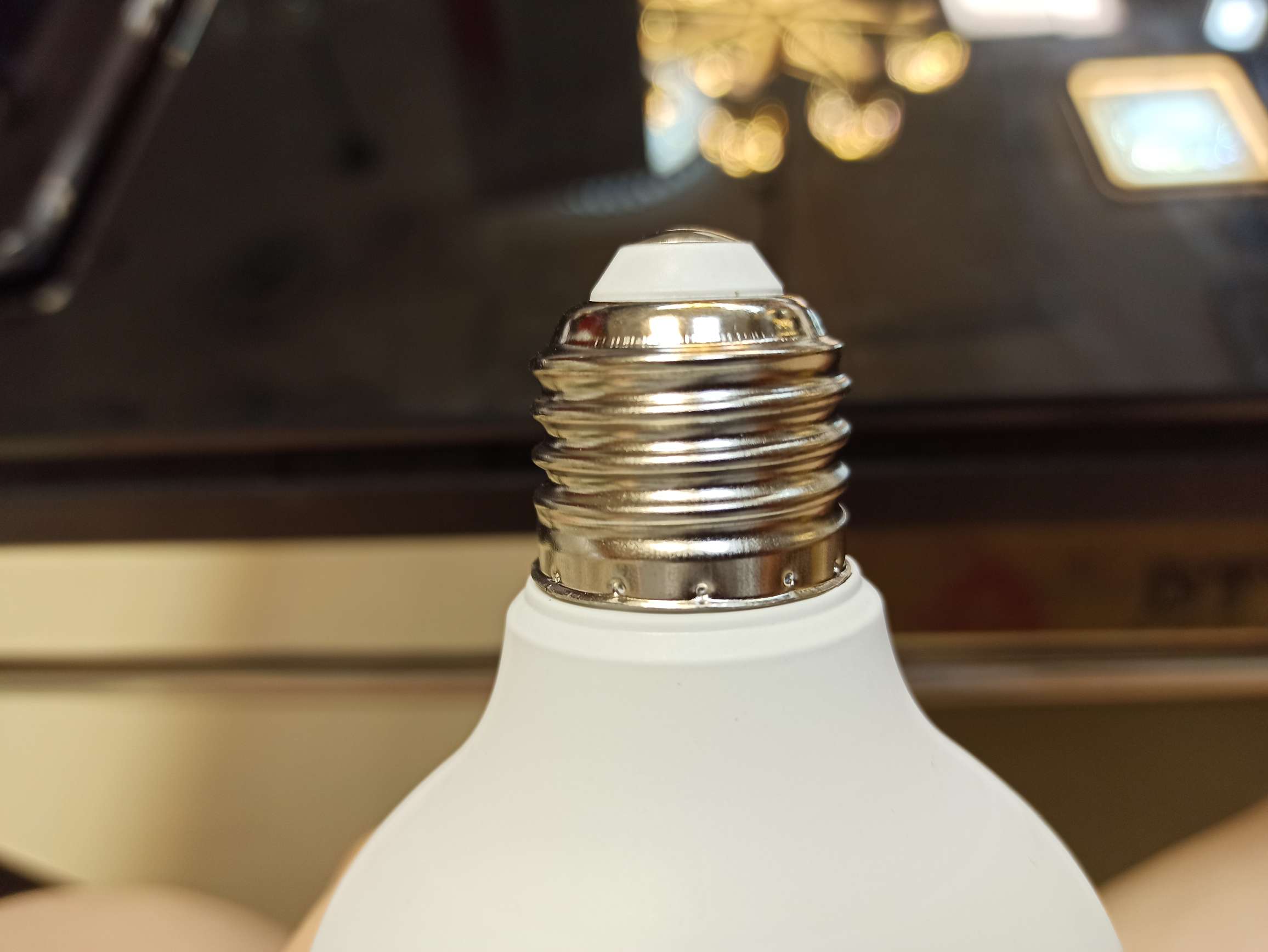 Photos of the 6th generation T-bulb 18W LED from Naiba are not harmful to the eyes. The quality of the lamp is guaranteed detail image 2