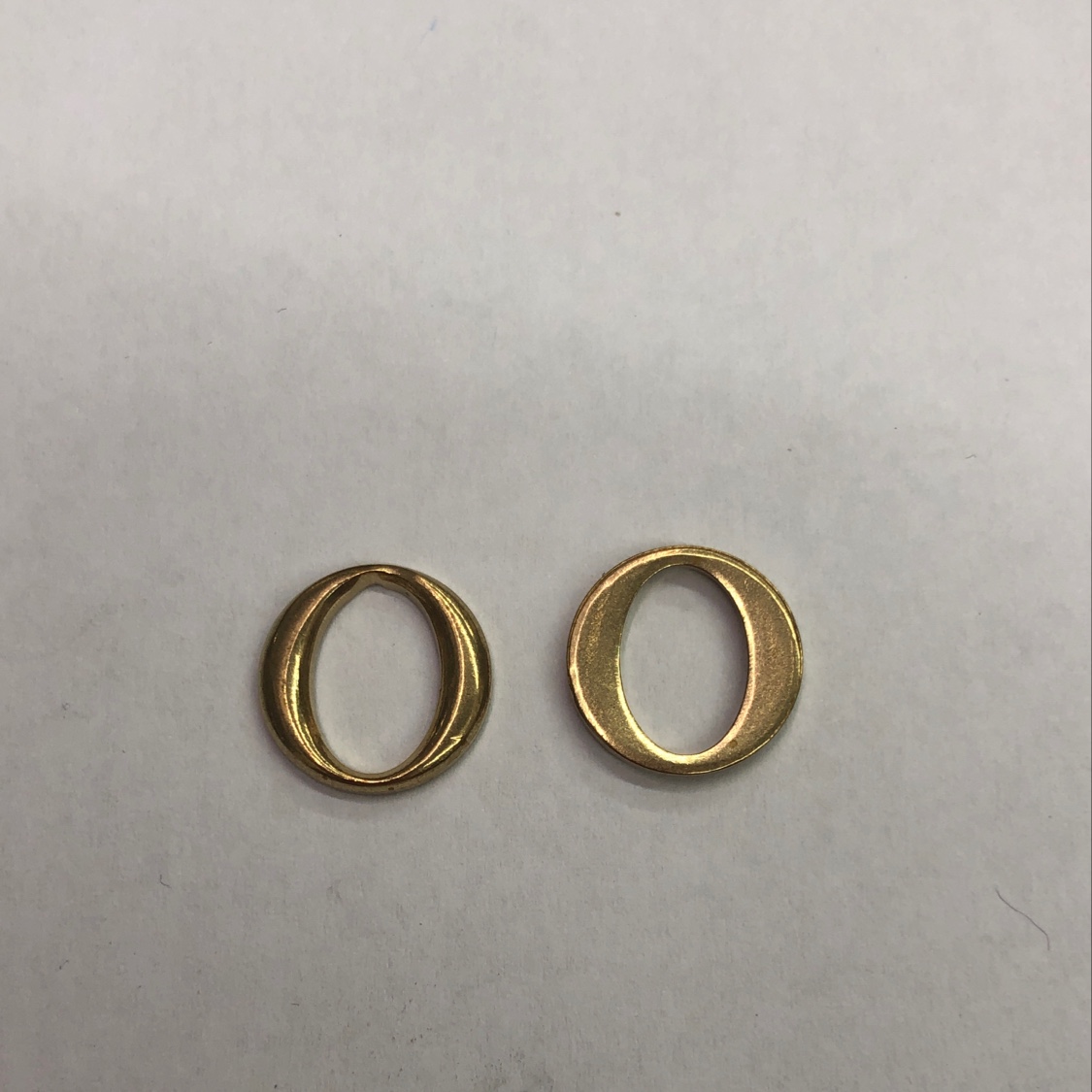 EZ00082（13.5*13.5*1.8mm）空心单弧面椭圆