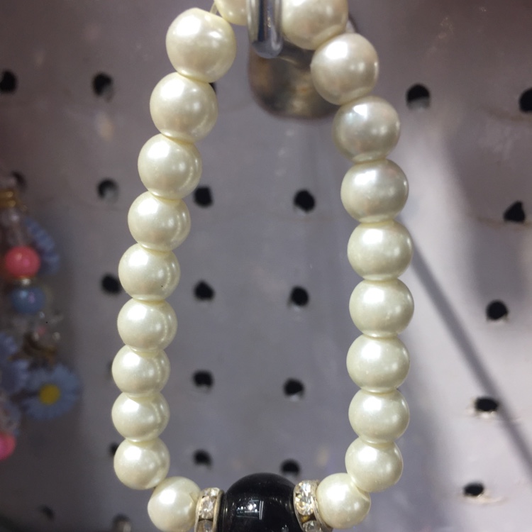 Simple fashion imitation pearl thumbnail