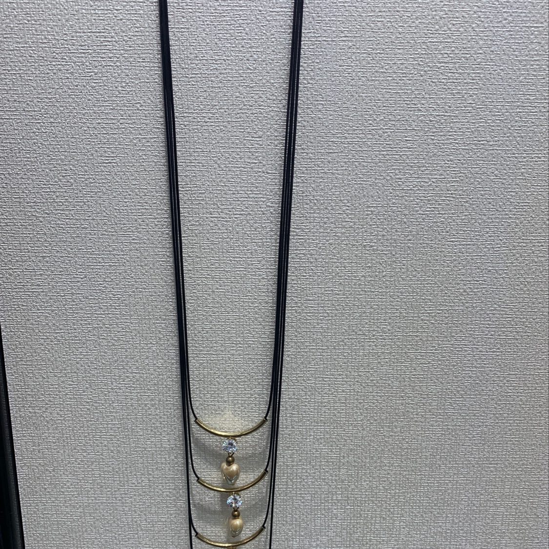 Heart-shaped ceramic necklace