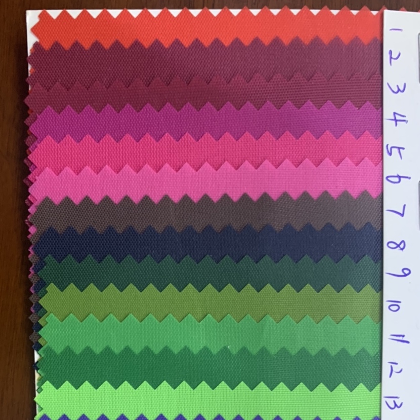 Factory direct sales of the best-selling new Oxford Cloth No. 1 with a bright red mesh pattern. Large quantities of high, medium and low-end bags, sofas, shoes and fabrics in stock details Picture