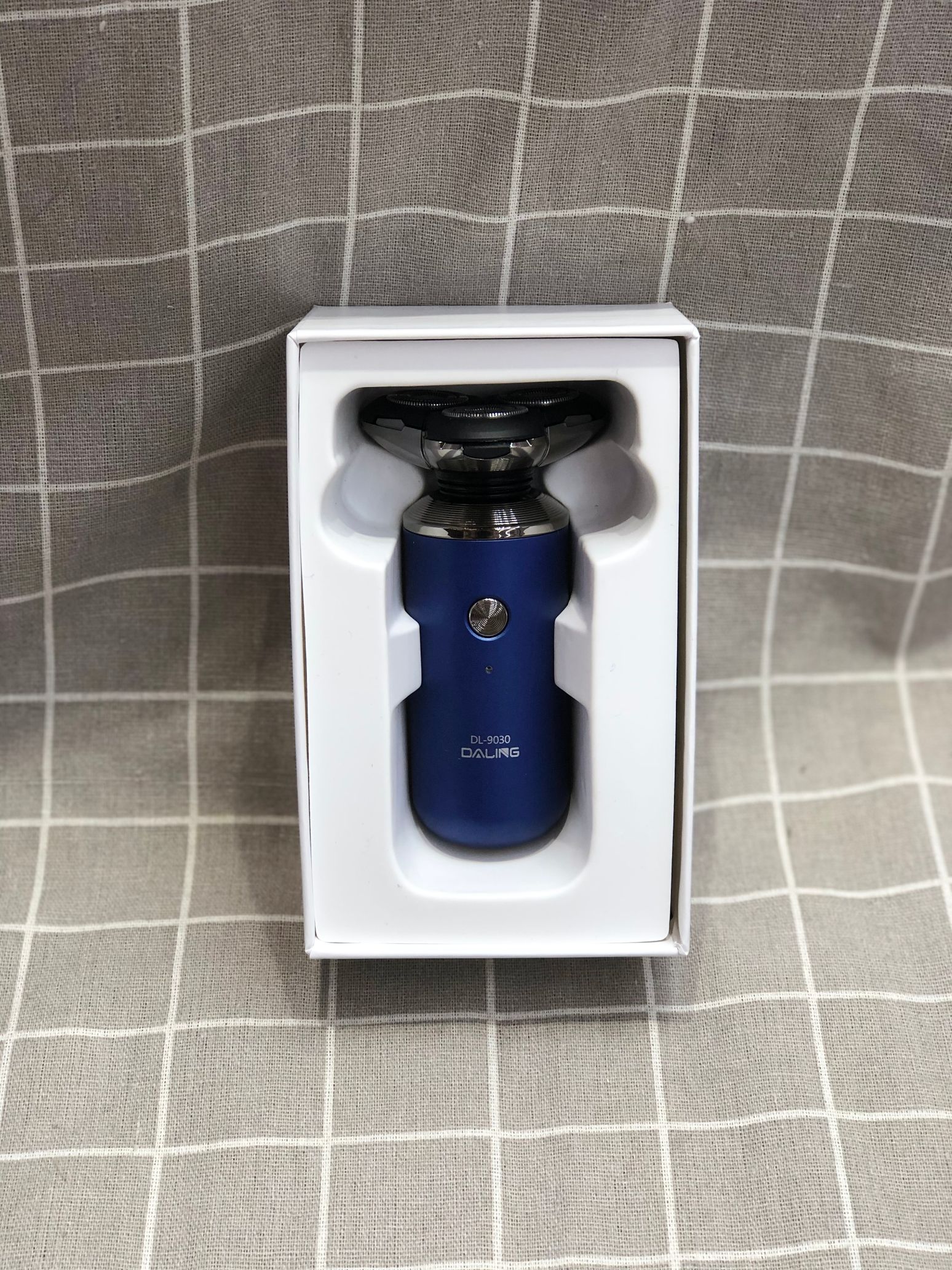 مكينة حلاقة كهربائية من طراز DL-9030 للرجال عبر الحدود في مجال غسل المياه بالجملة Specification image