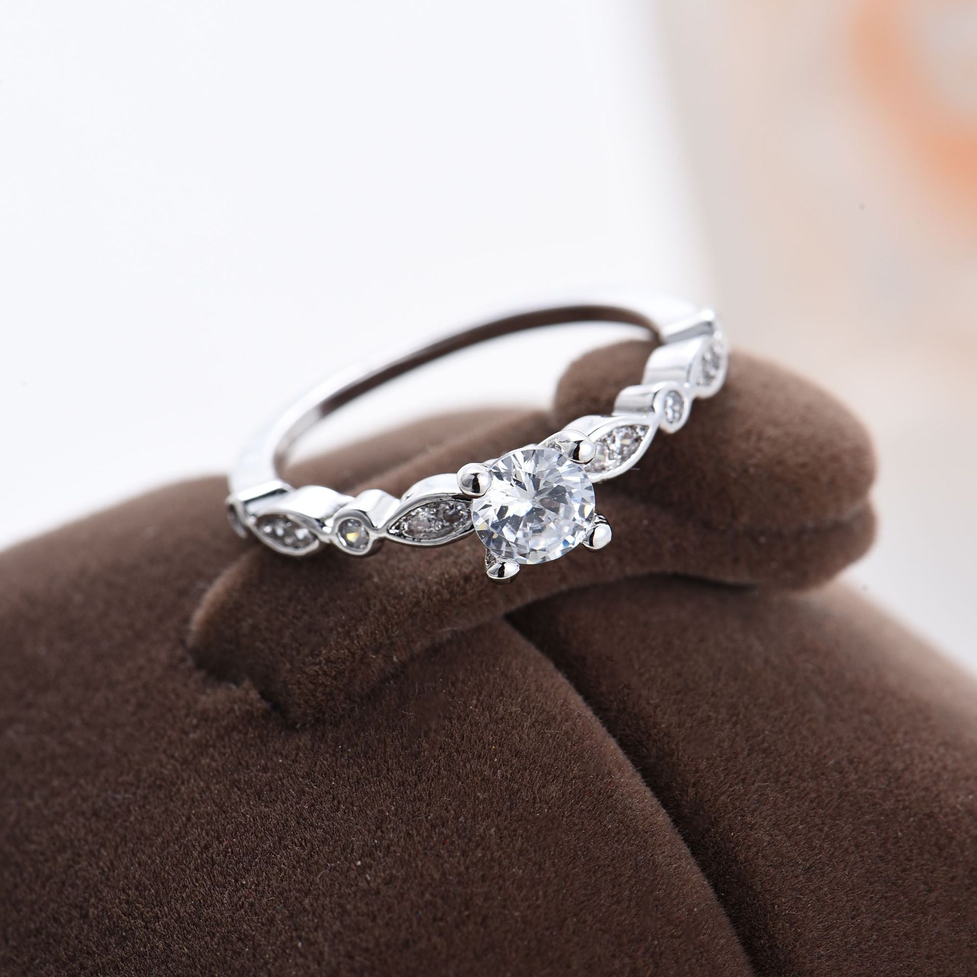Exquisite South Korea simple zircon fine female ring four claw zircon tail ring ring female college students first jewelry thumbnail