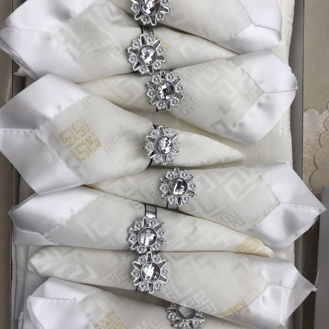 包边桌布➕8个餐巾