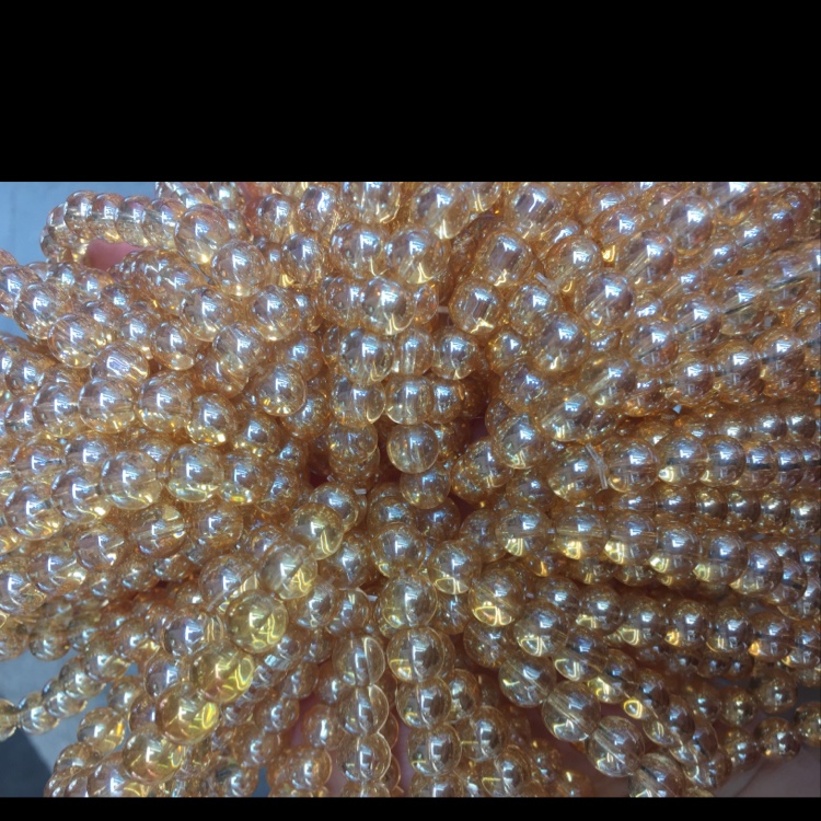 Gold crystal is fashionable and generous thumbnail