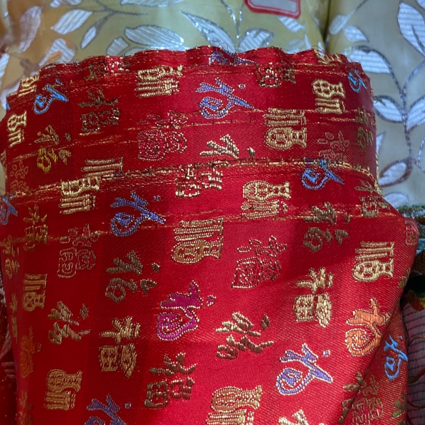Red gold edge embroidery, colorful "Fu" characters, fine leather brocade fabric, decorative items, gift packaging fabric, clothing, cheongsam