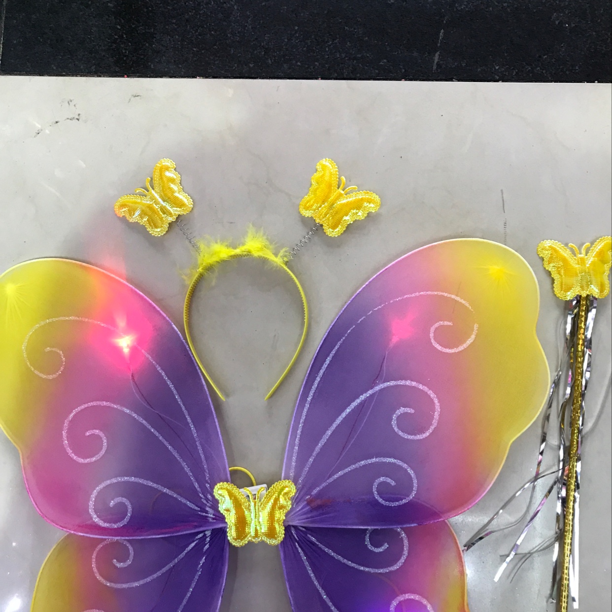 喷彩灯光蝴蝶三件套产品图