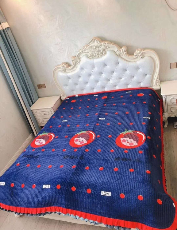 水晶绒花边盖毯产品图