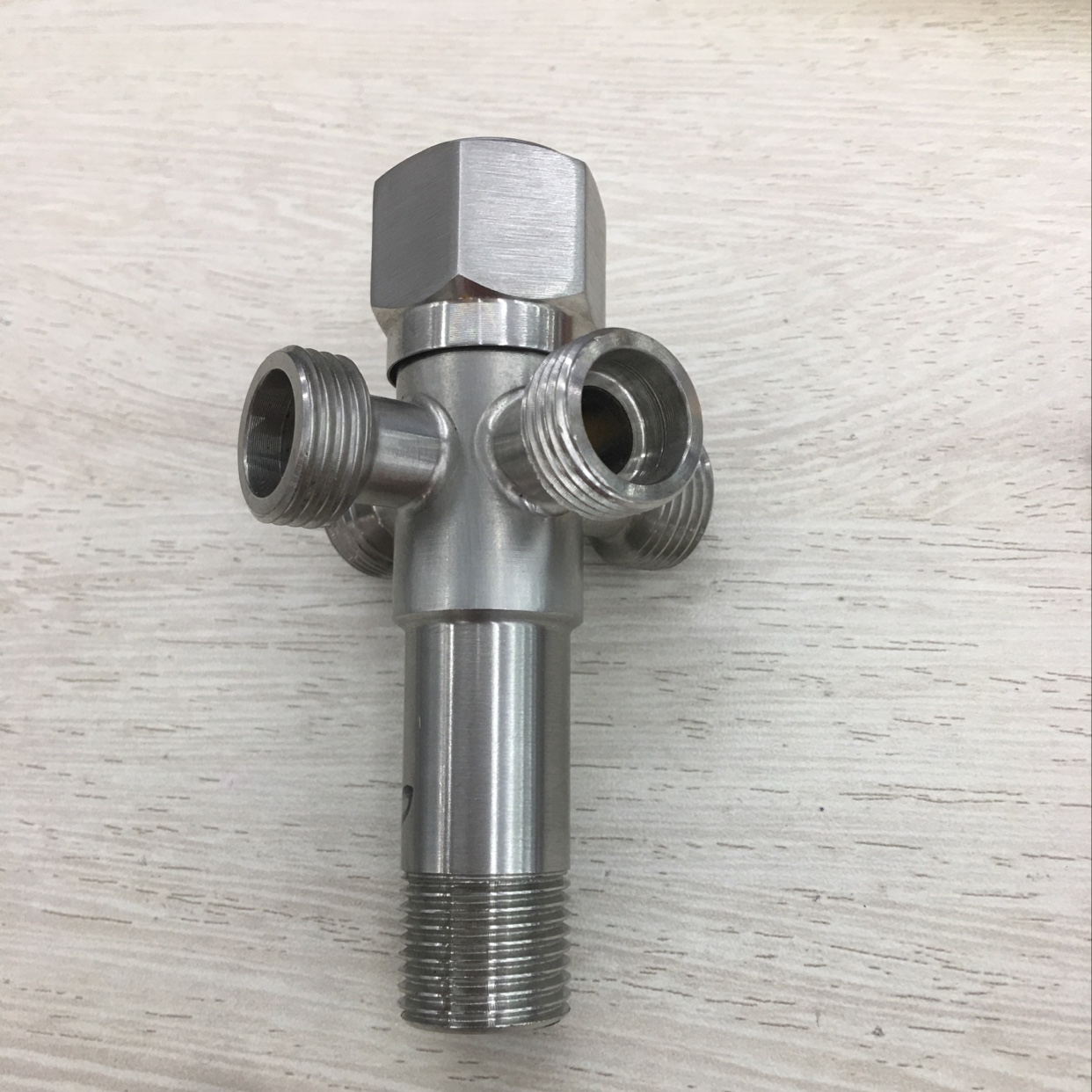 Extended Four-Way Angle Valve