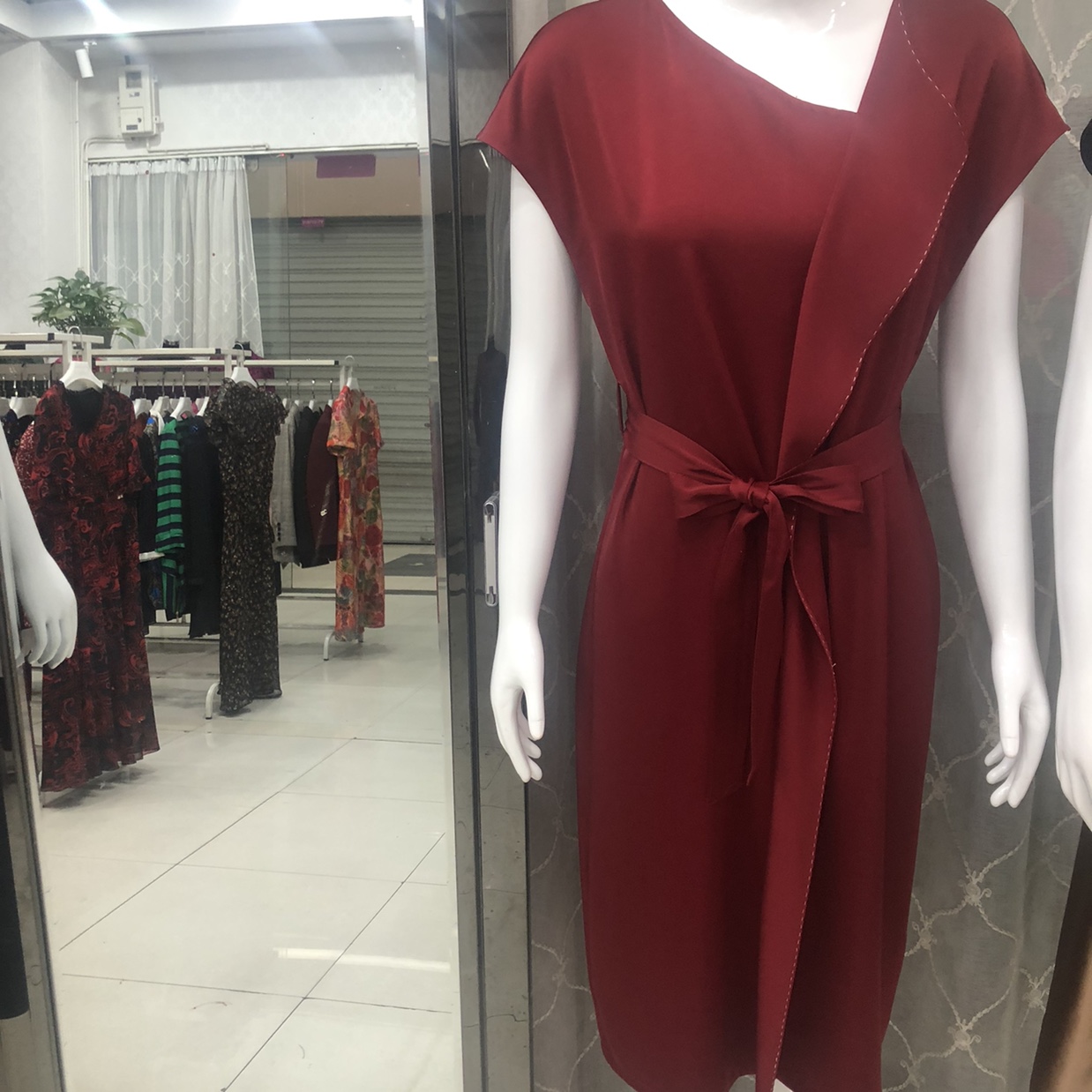 High-quality mulberry silk silk dress for women, mid-length, lace-up, waist-cinching and color-blocked dress, summer style