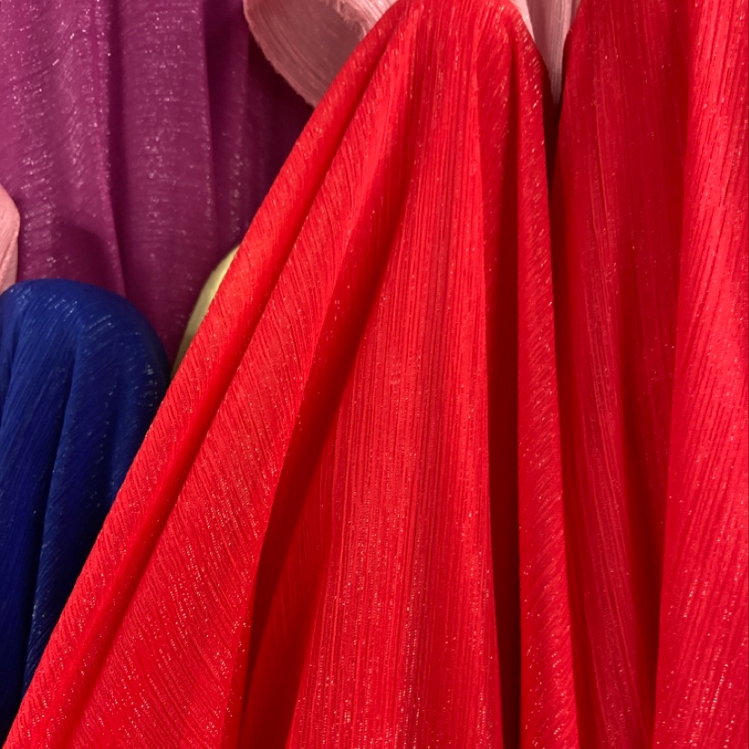 Red silver thread crepe fabric, glittering crepe fabric, decorative items, handicrafts, headwear, clothing fabric Specification image