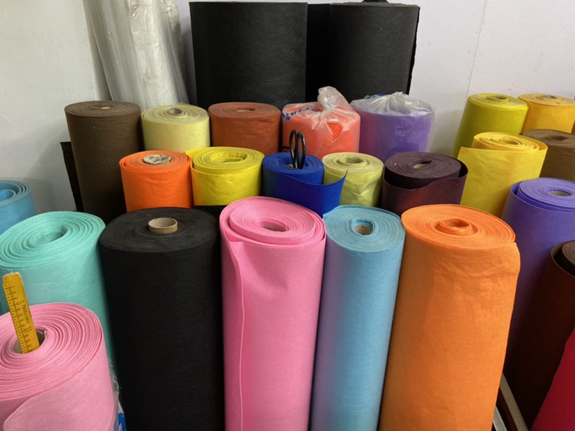 Pink felt non-woven fabric is handcrafted for studio decorations, handicrafts, toys, daily necessities, and available in multiple colors