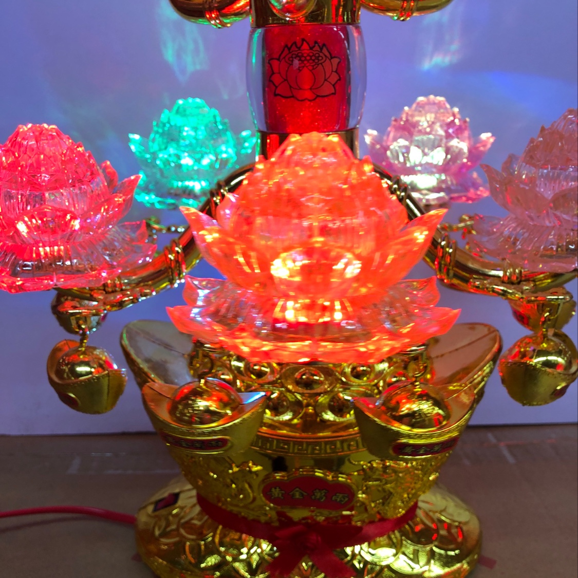 "Golden Ten Thousand Taels Lotus Rotating Lamp 2021 New Model Factory Direct Sales Wedding Supplies. Specification image