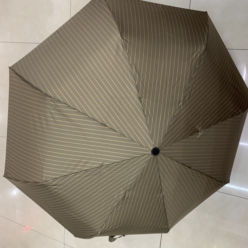 8020 Self-Opening 8K Gold Bar Umbrella Application Scenario
