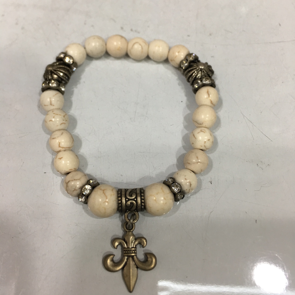 米色挂坠手链产品图