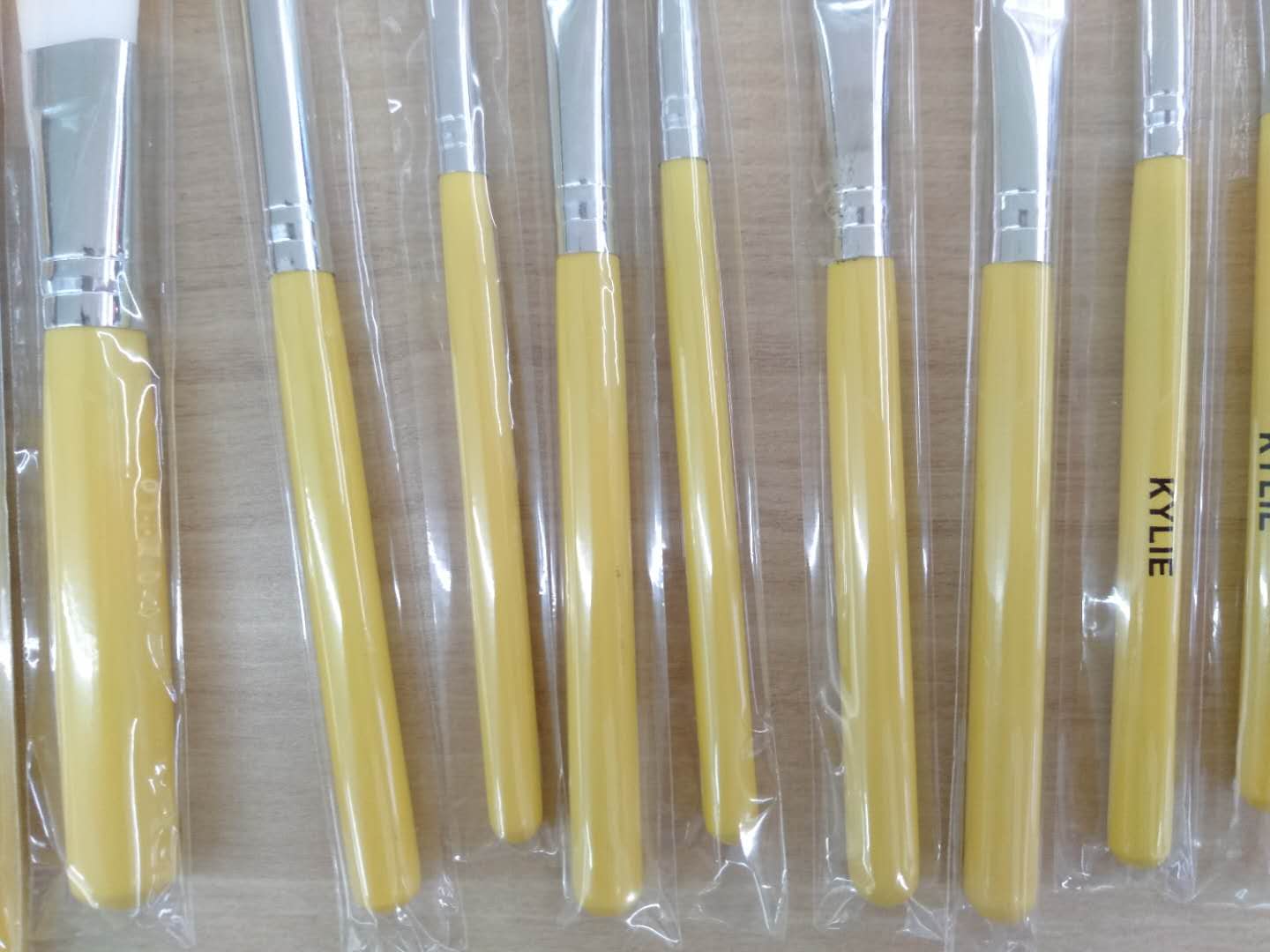 12 cover brush makeup brush blush brush concealer brush eyelash roll details Picture