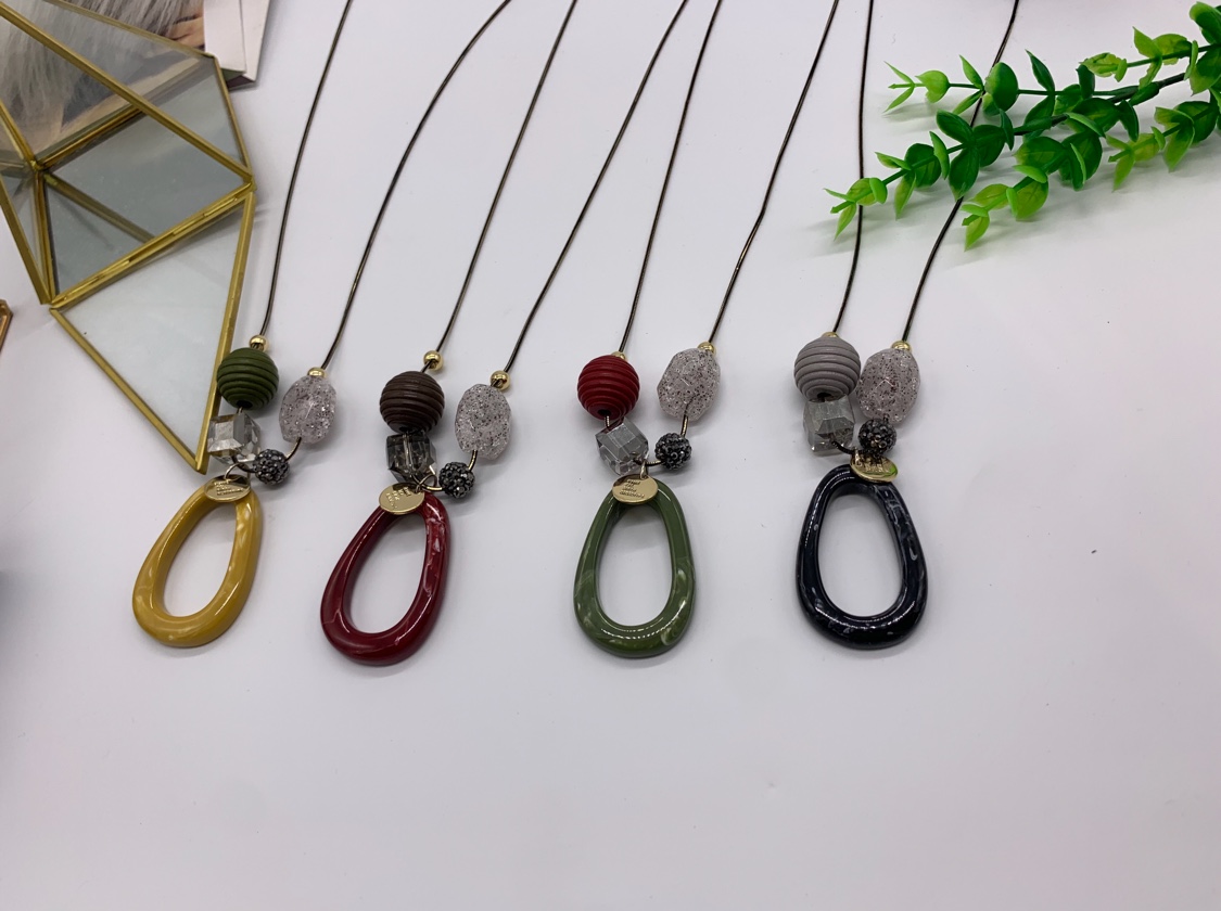 Popular necklace 14 thumbnail
