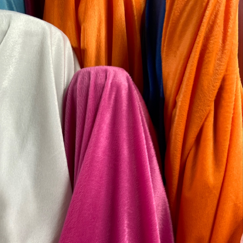 Rose-red short plush fabric toys, handicrafts, decorations, daily necessities, clothing, super soft short plush, high-quality polyester, environmentally friendly products