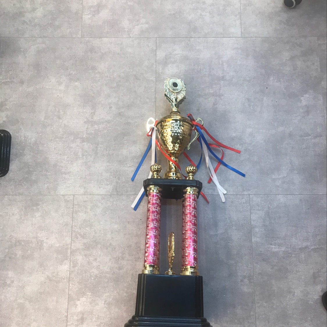 The new 1566 four-column metal trophy details Picture