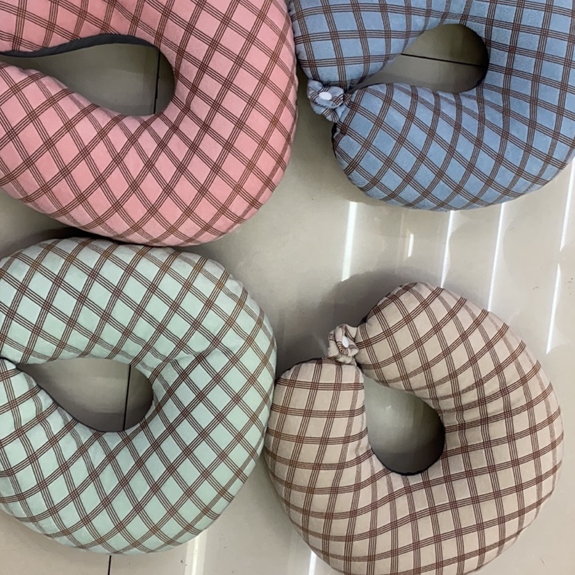 泡沫颗粒颈枕产品图