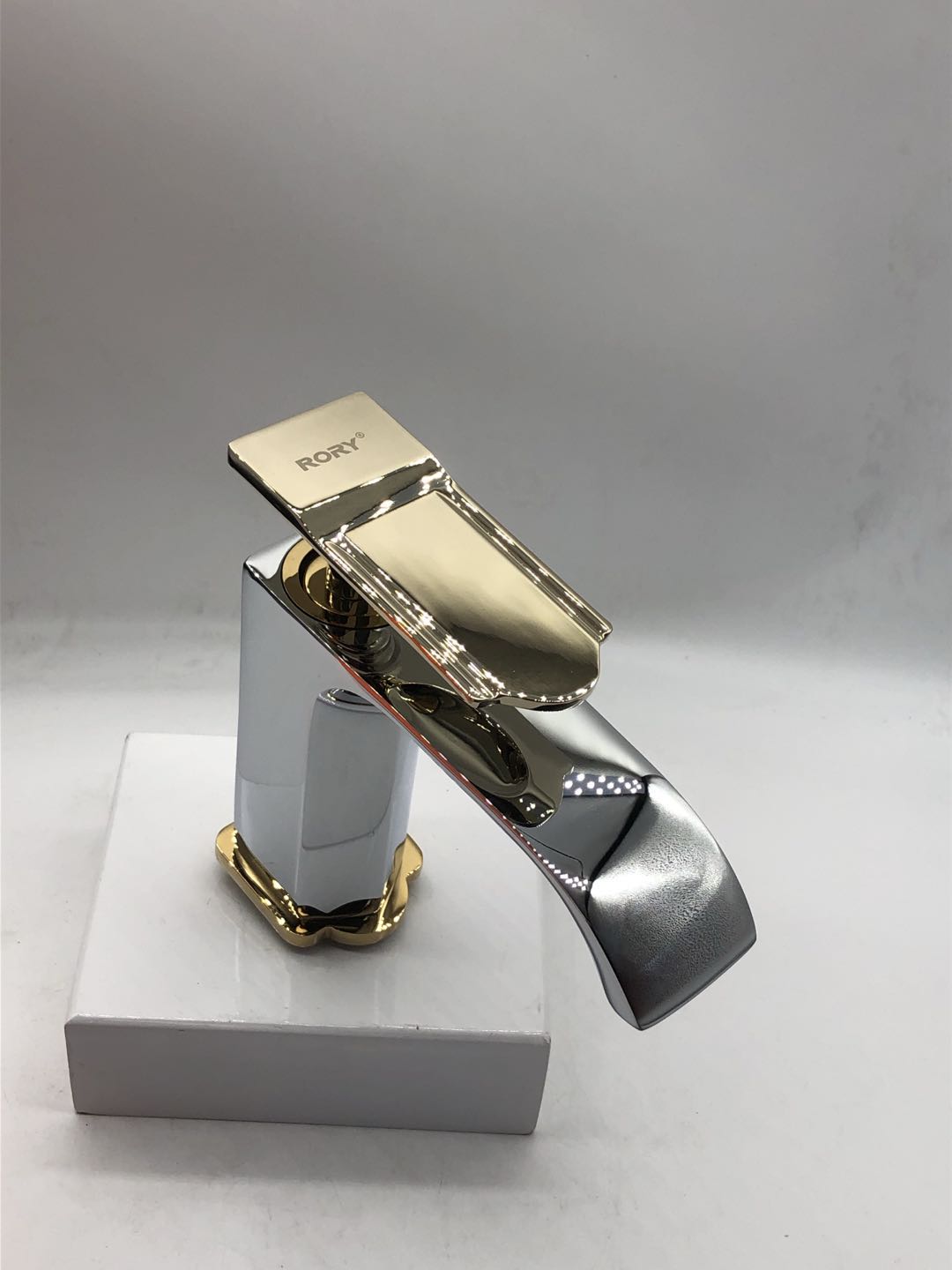 5155A金十铬，面盆龙头细节图