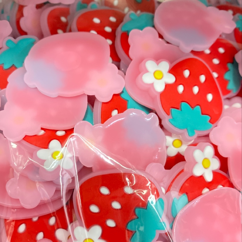 Soft rubber cute strawberry little flower girl children's cartoon jewelry accessories are hot-selling jewelry accessories
