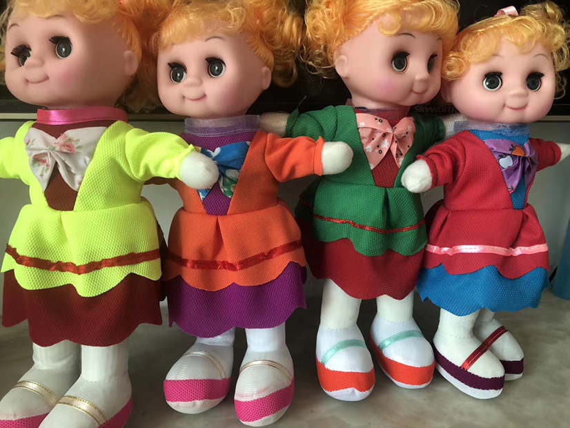Plush toys, musical dolls, temple fair toys