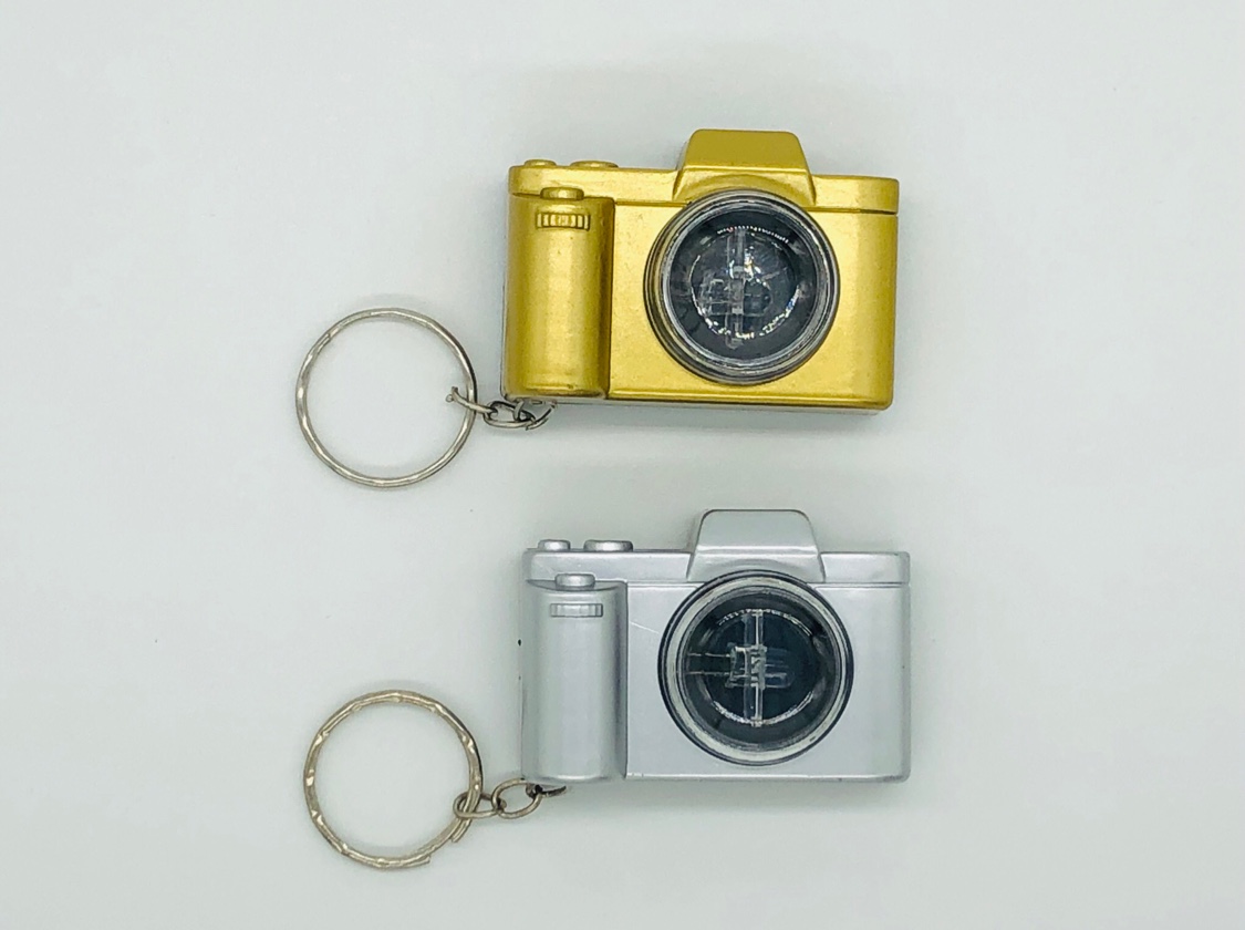 型号：792喷漆相机  红蓝两彩灯 48个一盒，1728一箱，金银两个颜色华美04