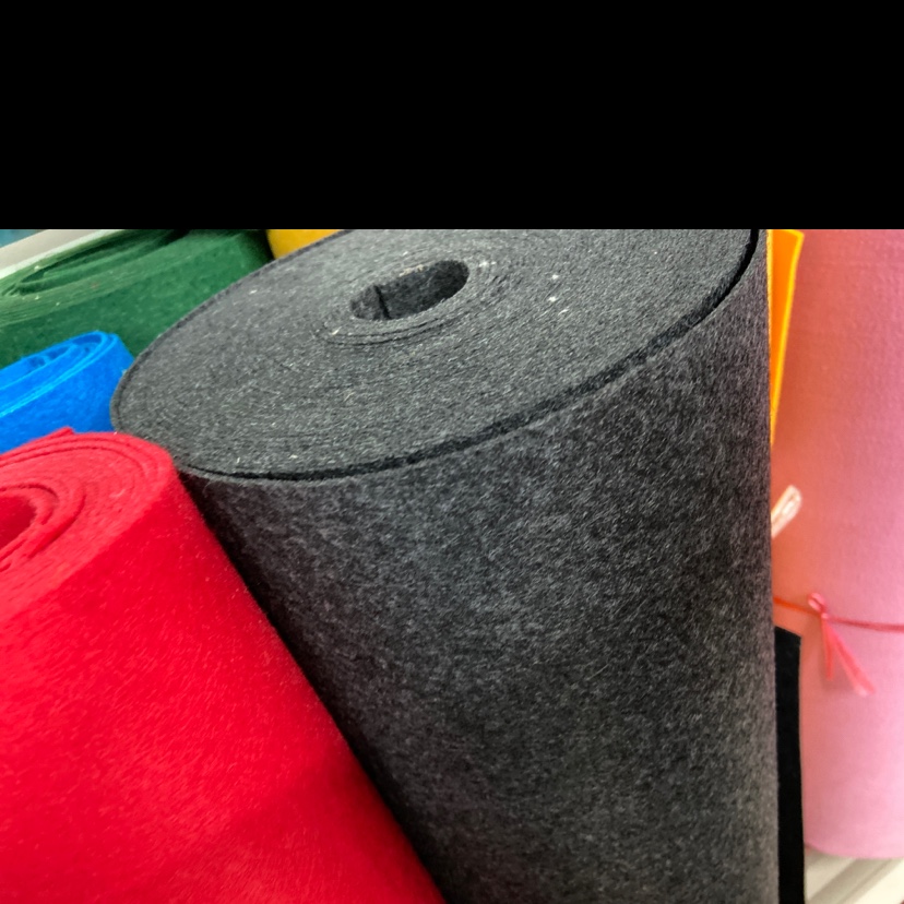 Black 1mm thick felt non-woven fabric, handcrafted for studio decorations, handicrafts, toys, daily necessities, multiple colors available, customizable thickness Specification image