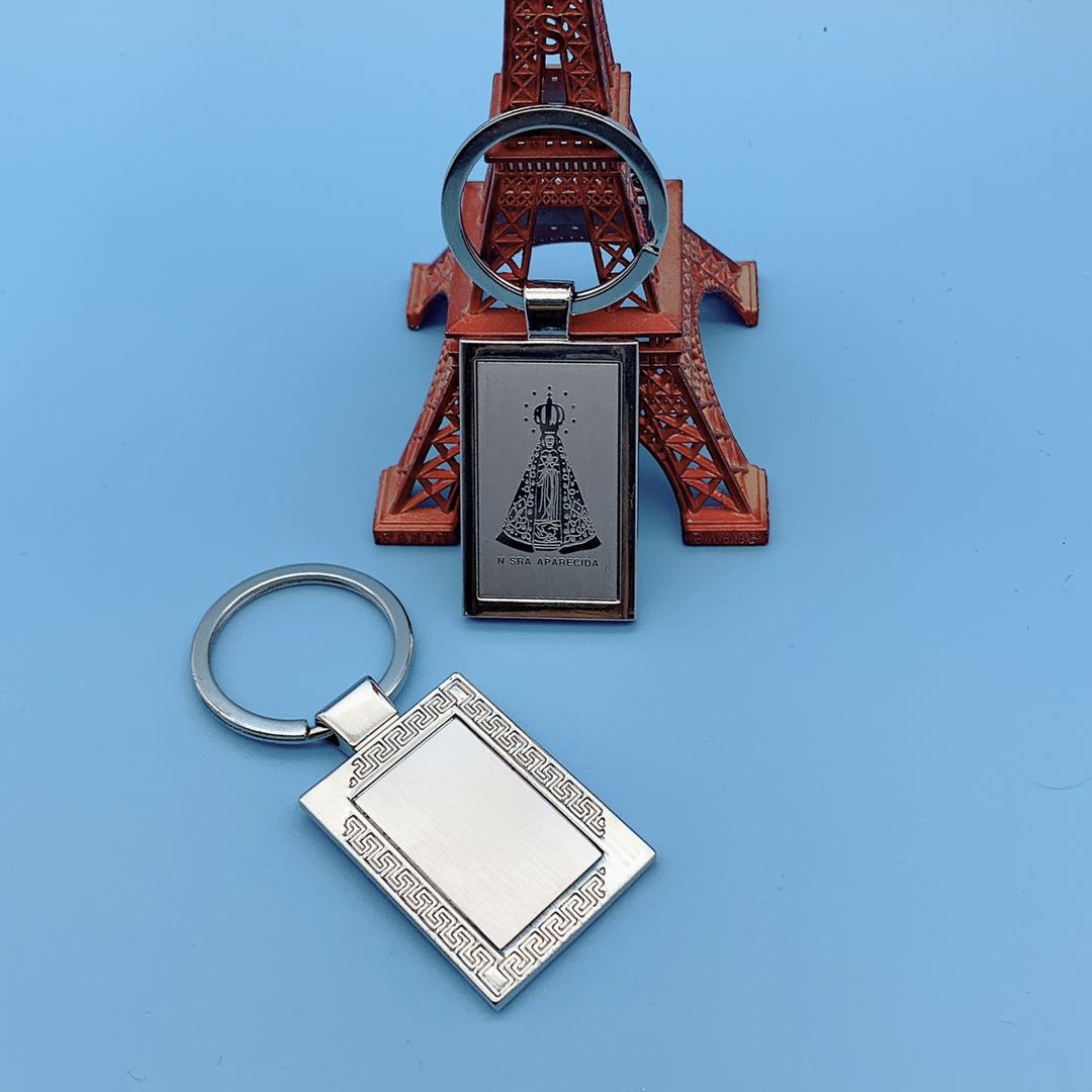 Single-row zinc alloy square keychain 2 Application Scenario